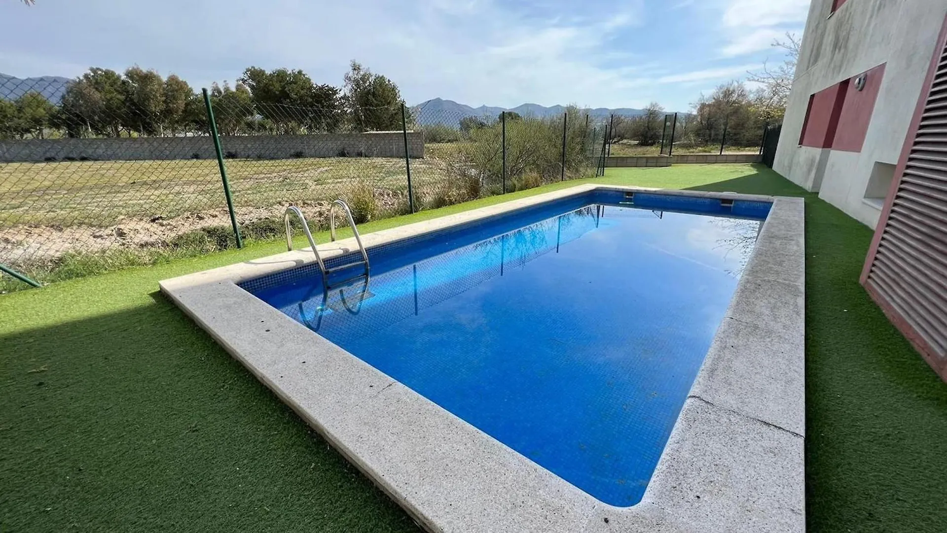 Apartamento Acogedor Con Piscina En Santa Margarita Roses 0*,  Espagne
